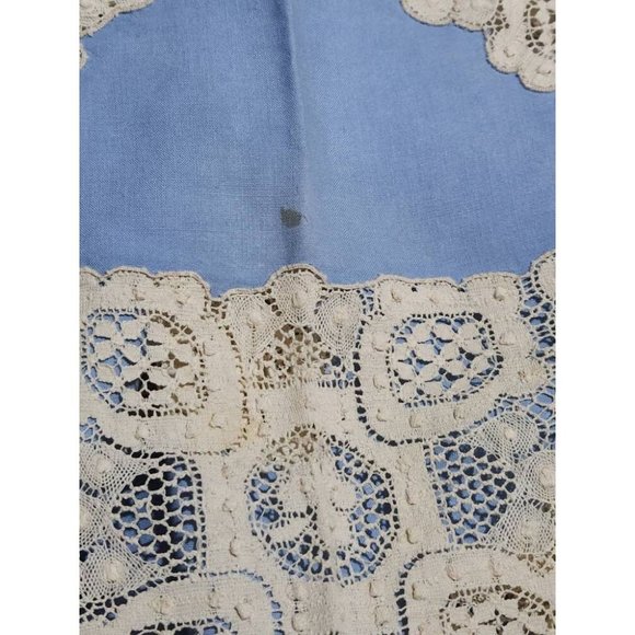 Vintage Blue Ecru Lace Tablecloth*Oversized Tablecloth - Picture 7 of 10